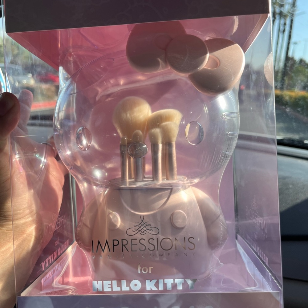 Impressions Pink Hello Kitty Bear Makeup Brush Set